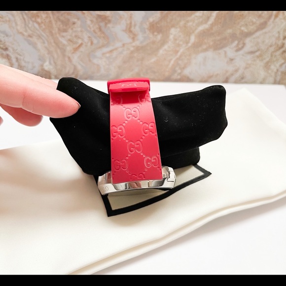 Gucci Grammy Ltd Edition Rubber Red GG PVD Watch - Picture 6 of 13